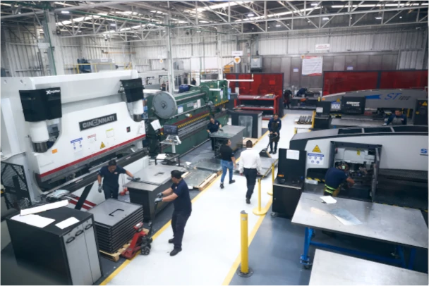 Somos una empresa que fomenta los valores, como: el respeto, el cual genera valor en las personas y que impactan en todos los ambitos, como: en el trabajo, en la familia, en lo profesional y con los compañeros de tabajo